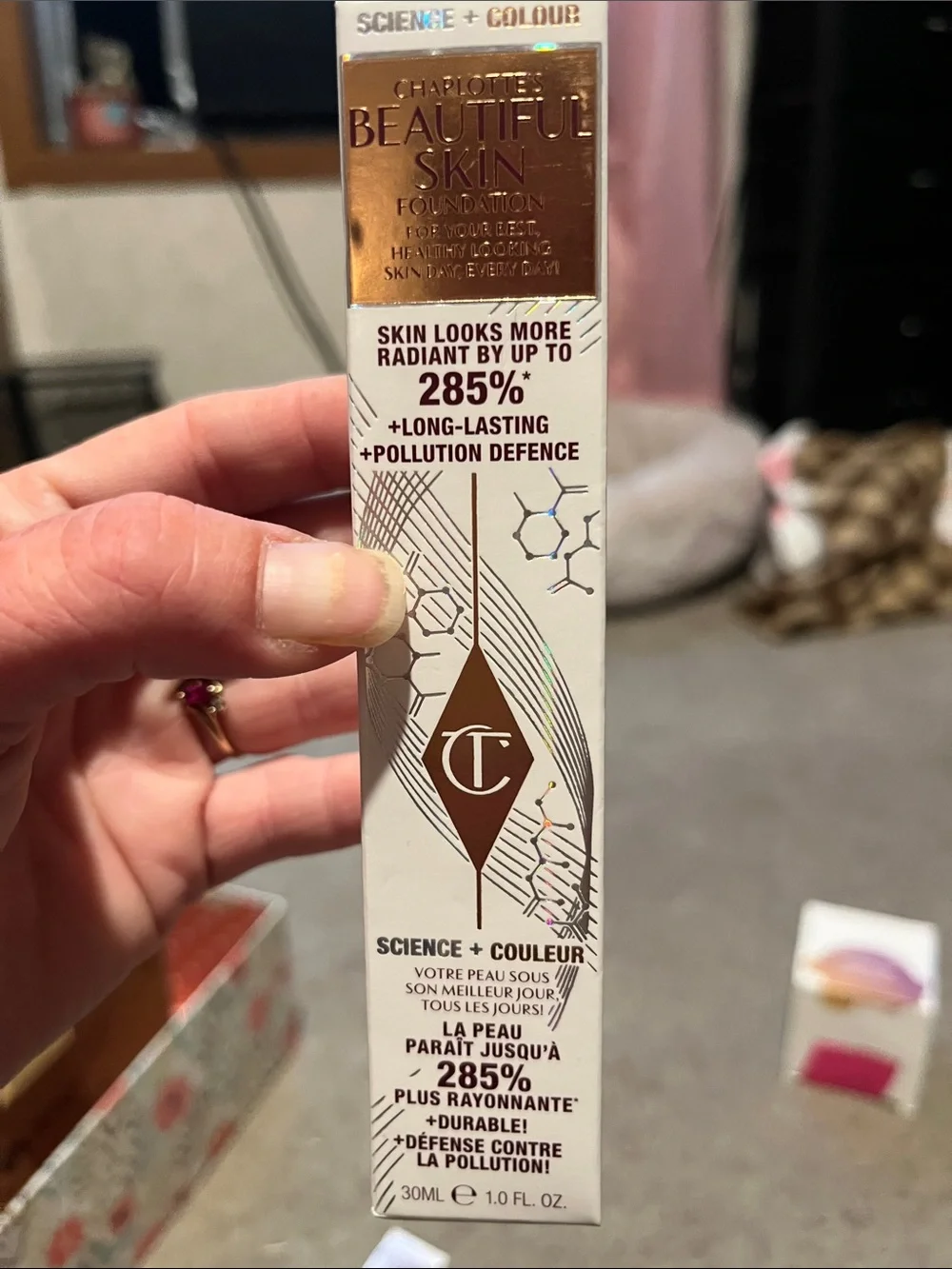 Charlotte Tilbury Beautiful Skin Foundation - 1 neutral White & Gold Packaging